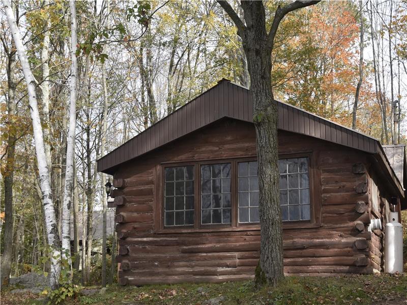 Pineridge Cottages in Beautiful Parham Cottage Rental DI33782