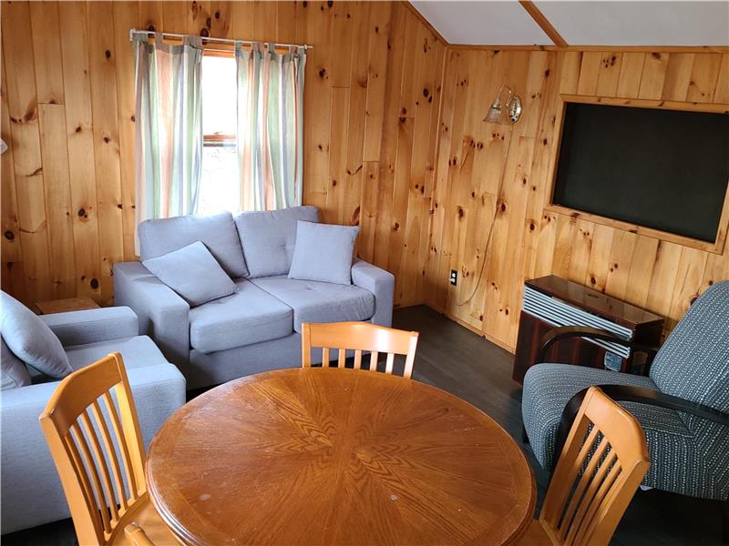 Pineridge Cottages in Beautiful Parham Cottage Rental DI33782