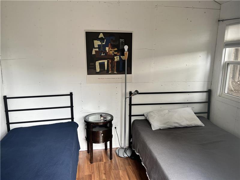 Flash Sale September and October Erinsville Cottage Rental DI33795