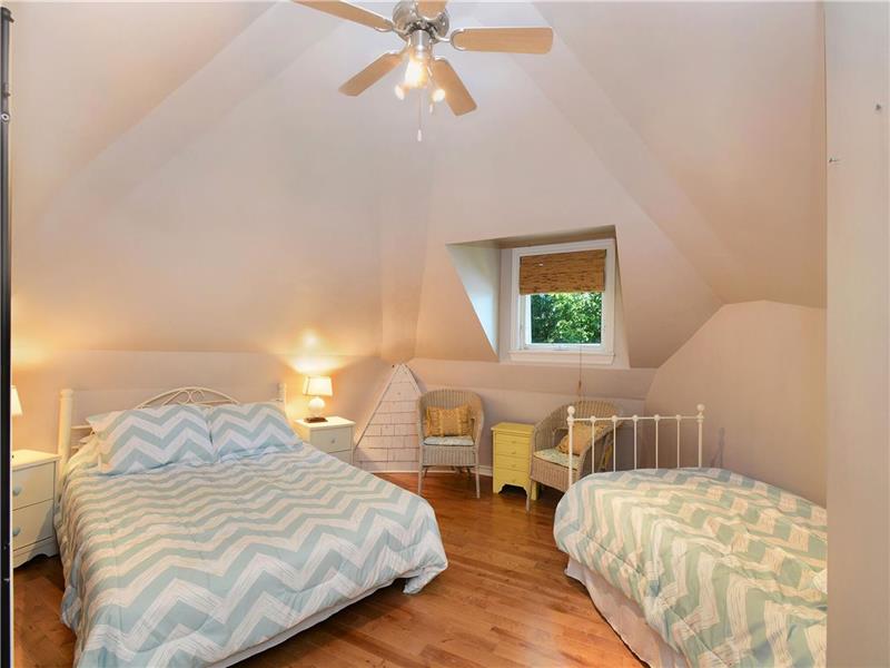 Rideau St Cottage Perth Cottage Rental GL33889 CottagesInCanada