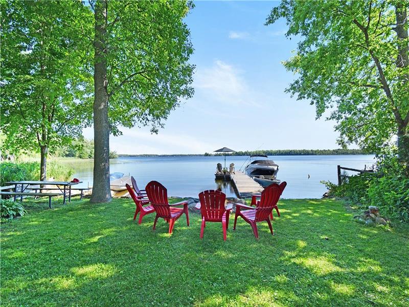Rideau St Cottage Perth Cottage Rental GL33889 CottagesInCanada