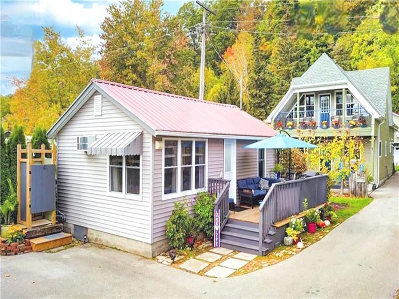 Cozy Cottage 10 second walk to the Turkey Point Cottage Rental PL