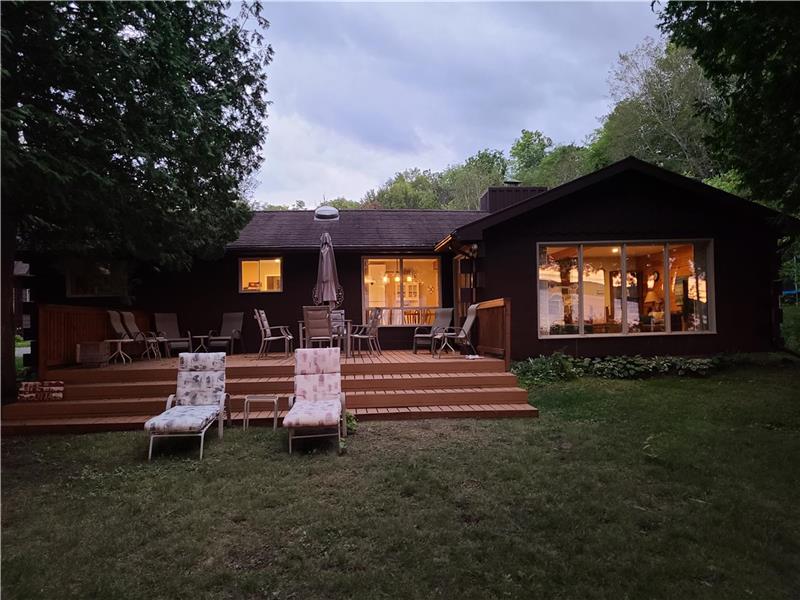 Large 3 Bedroom cottage plus Coe Hill Cottage Rental PL33897