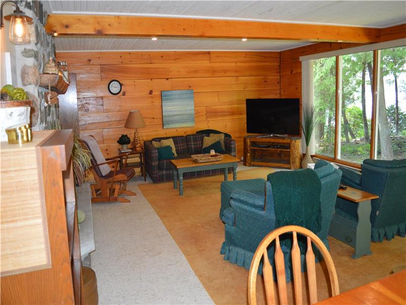 Large 3 Bedroom cottage plus Coe Hill Cottage Rental PL33897