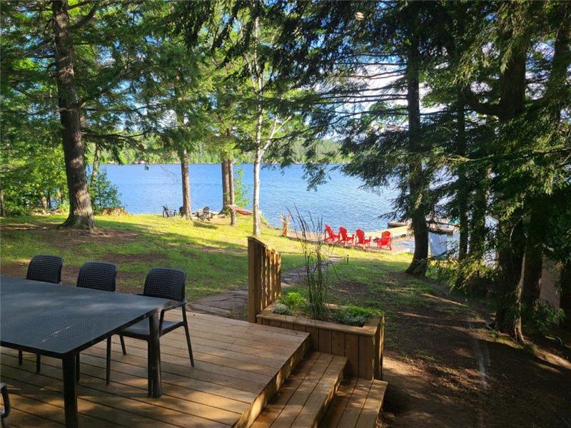 Fall is a beautiful time to visit Bobcaygeon Cottage Rental DI34048 CottagesInCanada