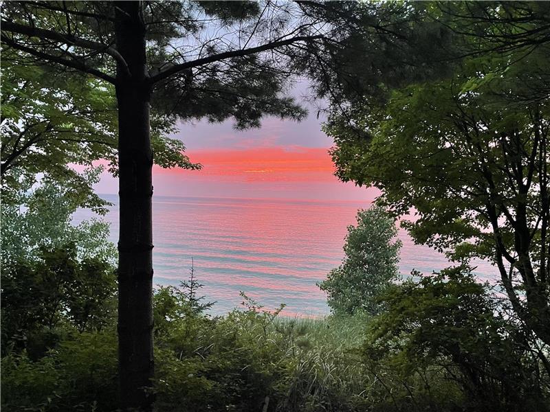 Waterfront! Southcott Pines, Grand Grand Bend Cottage Rental PL