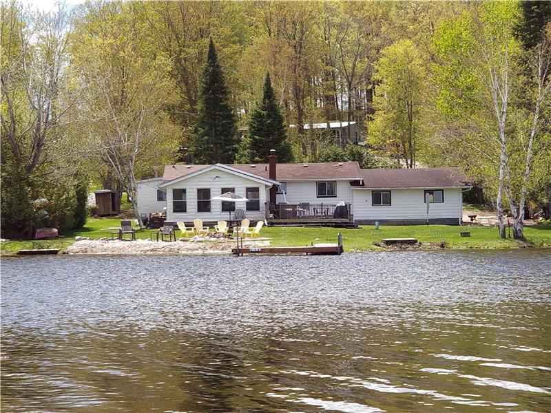 Kawartha Lake Cottage Retreat Ennismore Cottage Rental DI34264