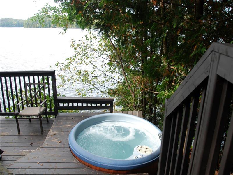 Big Red Cottage Charming, Fully Bancroft Cottage Rental GL34359