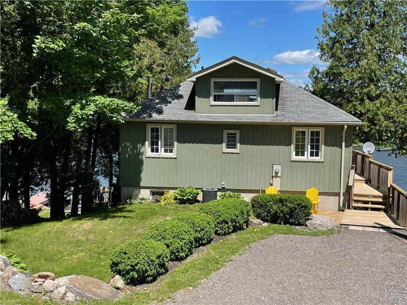 Enjoy your getaway at Cedar Hill Lakefield Cottage Rental DI34473