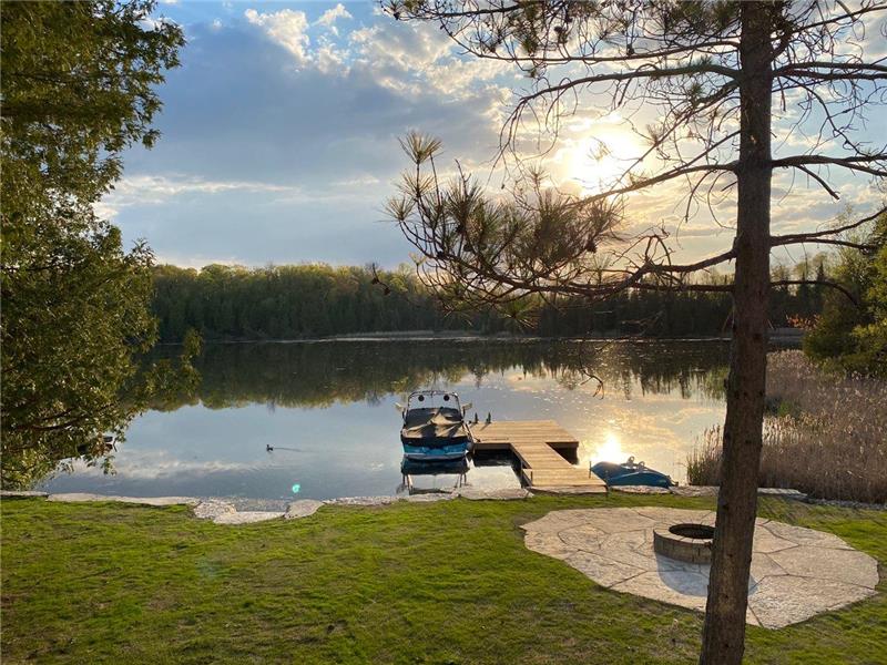 "Kawartha Waterfront Cottage" Kawartha Lakes Cottage Rental DI