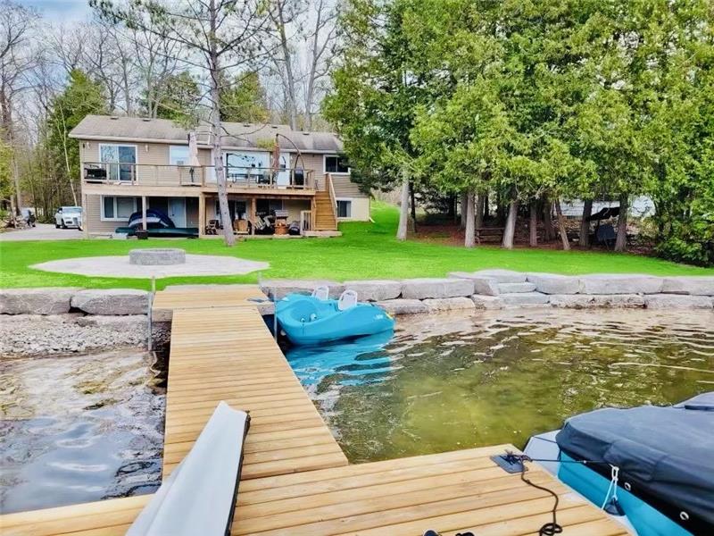 "Kawartha Waterfront Cottage" Kawartha Lakes Cottage Rental DI