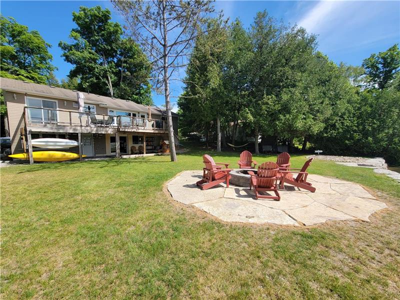"Kawartha Waterfront Cottage" Kawartha Lakes Cottage Rental DI