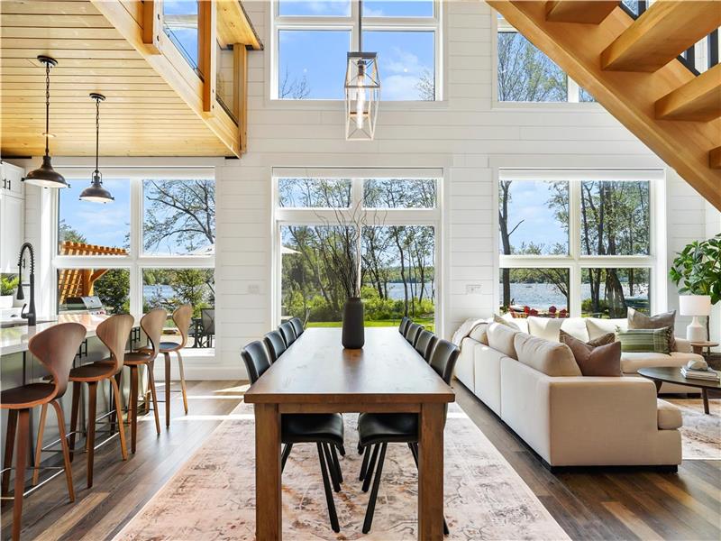 Selena Lakehouse Luxury Lakefront Sprucedale Cottage Rental DI