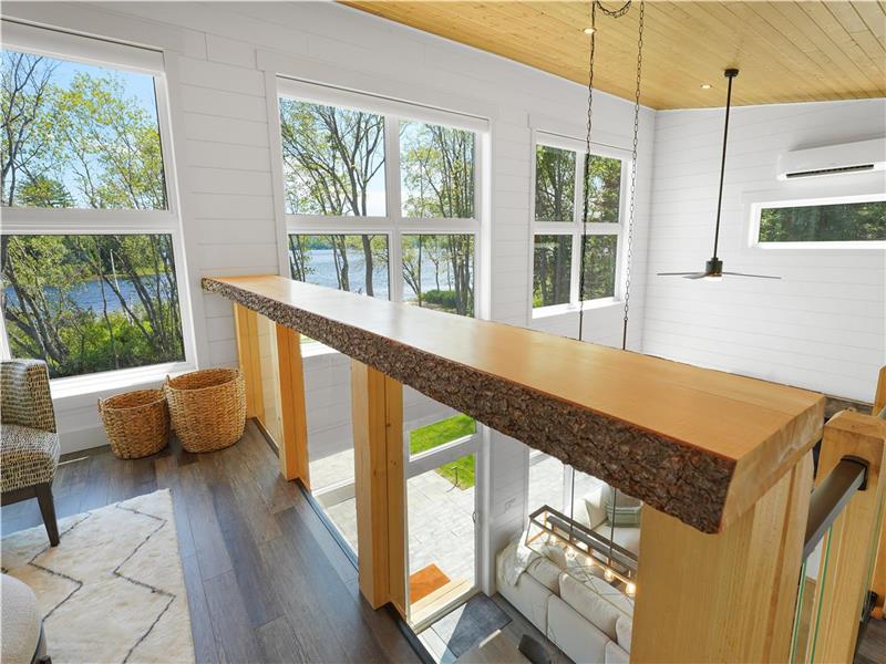 Selena Lakehouse Luxury Lakefront Sprucedale Cottage Rental DI