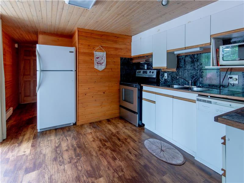 A Relaxing, Peaceful Cottage Resort Combermere Cottage Rental DI