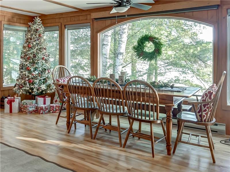 Cozy 4Season Lakefront Cottage Baysville Cottage Rental DI34628