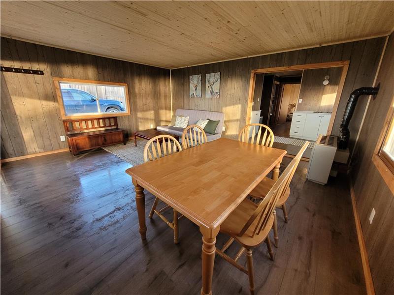 Make some memories at this unique Gananoque Cottage Rental GL34669