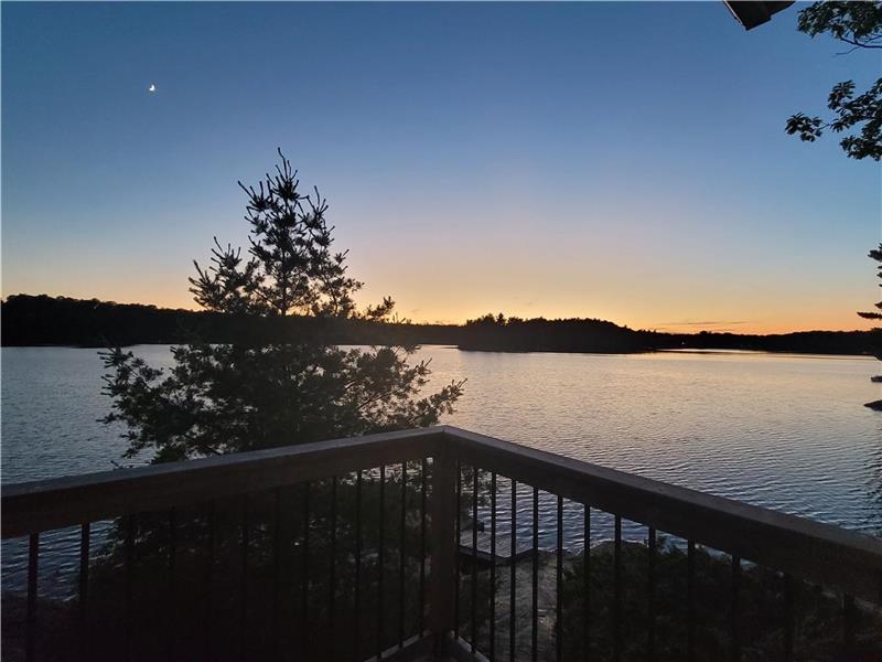 Stunning Luxury Muskoka Lakefront Mactier Cottage Rental PL34680