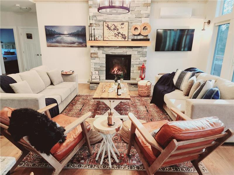 Stunning Luxury Muskoka Lakefront Mactier Cottage Rental PL34680