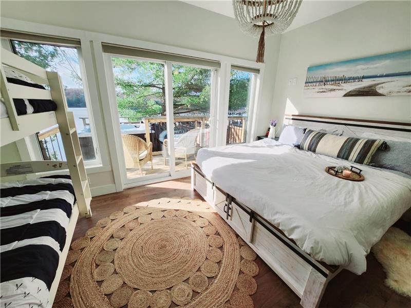 Stunning Luxury Muskoka Lakefront Mactier Cottage Rental PL34680