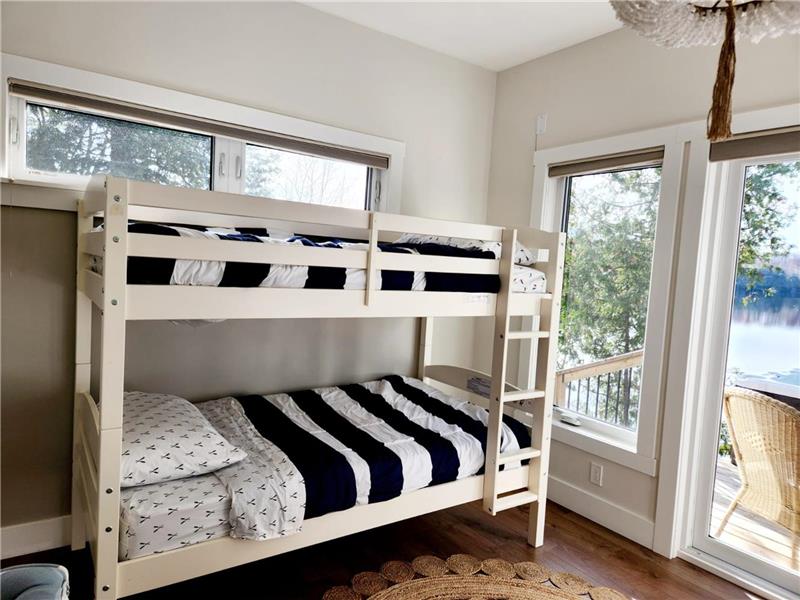 Stunning Luxury Muskoka Lakefront Mactier Cottage Rental PL34680