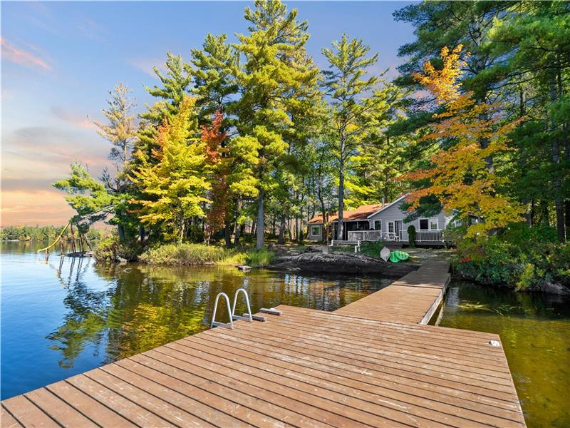 Sunset Point Tennis Lovers Lake Gravenhurst Cottage Rental GL
