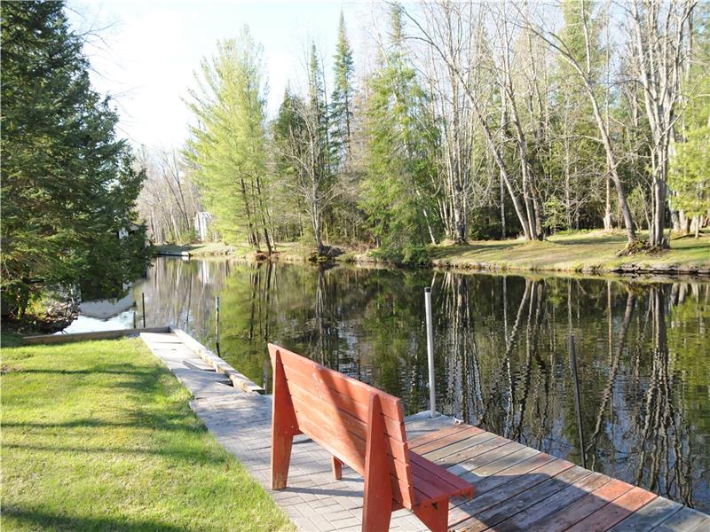 Cameron Lake River Cottage with Fenelon Falls Cottage Rental PL34697 CottagesInCanada