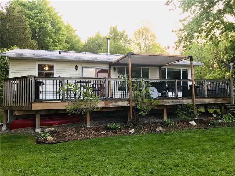 Private Four Season Cottage on Lyndhurst Cottage Rental GL34716