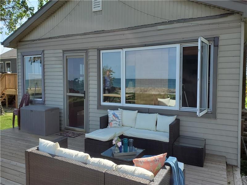 Butterfly Beach House on Lake Erie Leamington Cottage Rental PL