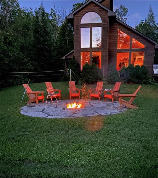 Lakefront Retreat Your Perfect Bancroft Cottage Rental DI34973