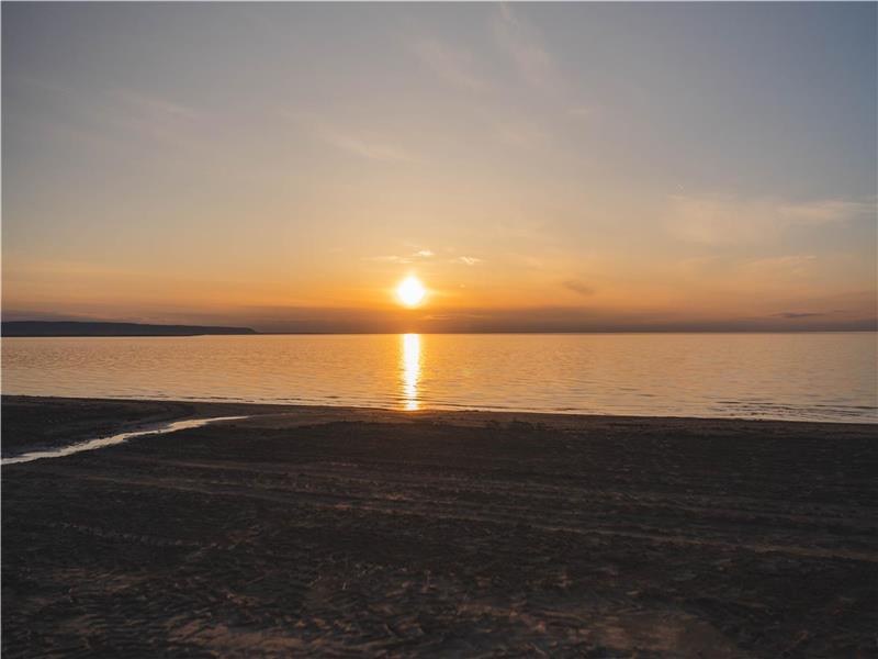 Wasaga Beachfront Cottage & Pool! Wasaga Beach Cottage Rental GL34981 CottagesInCanada