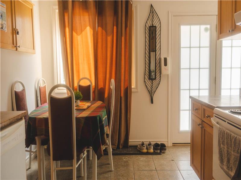 Wasaga Beachfront Cottage & Pool! Wasaga Beach Cottage Rental GL34981 CottagesInCanada