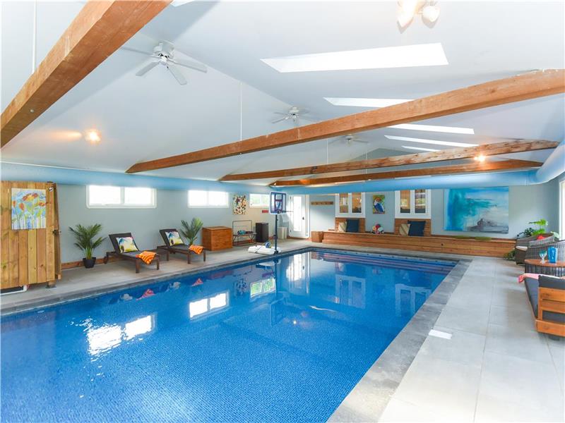 Indoor Pool Luxury Retreat Ashton Cottage Rental DI35098 CottagesInCanada