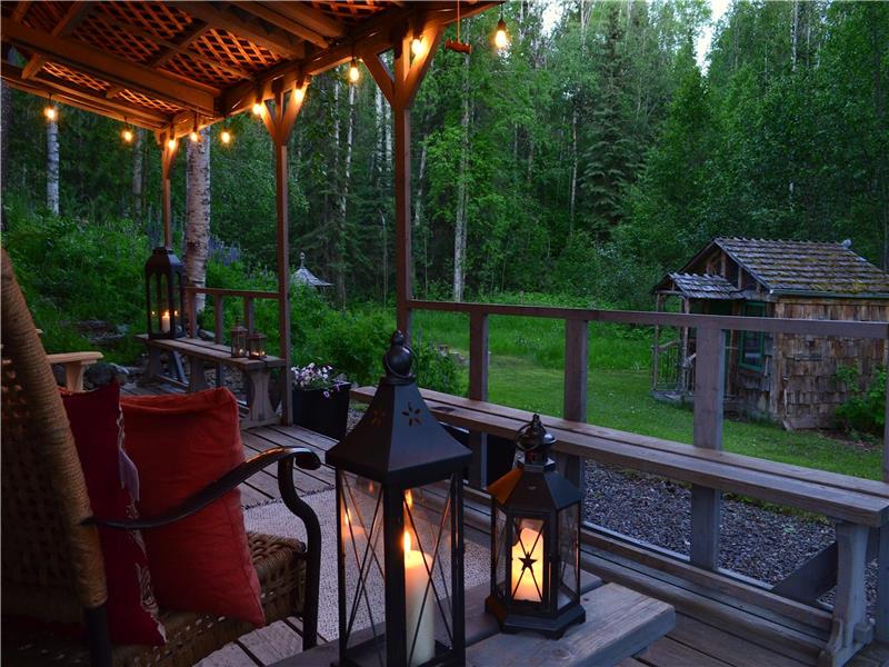 Carver's Cottage A Magical Canim Lake Cottage Rental GL35124