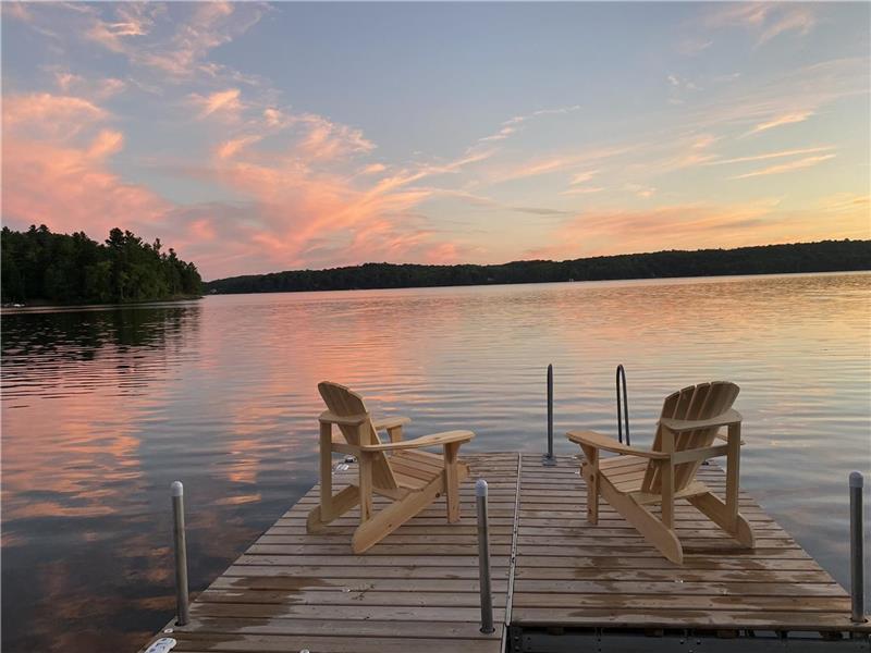 The Lakeshore Oasis A Beautiful Utterson Cottage Rental PL35294