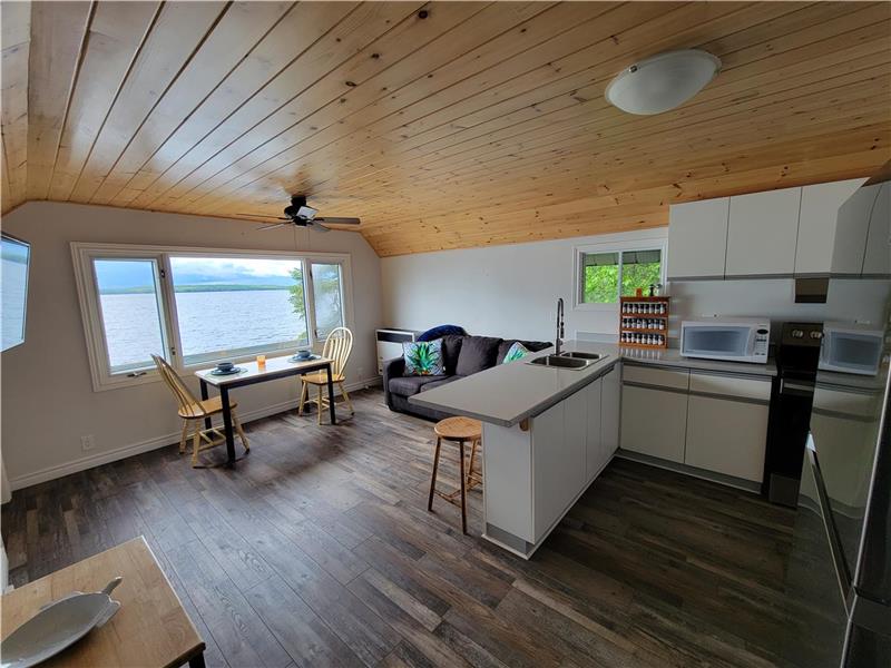 Lake Nasbonsing waterfront Astorville Cottage Rental GL35313