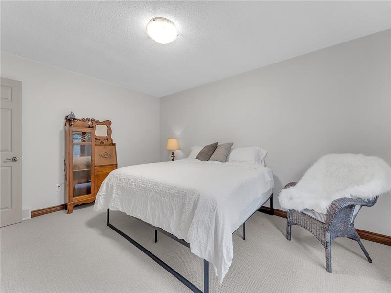 Triple Pines CottageSouthcott Grand Bend Cottage Rental DI35401