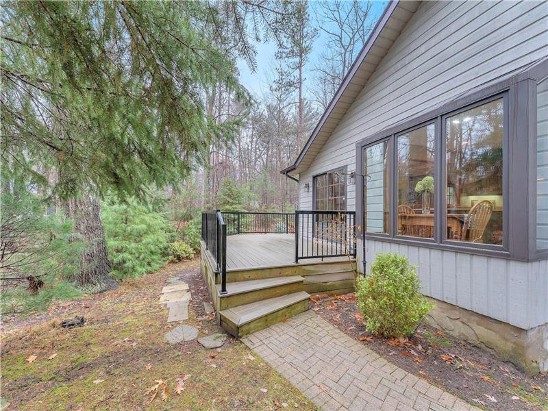 Triple Pines CottageSouthcott Grand Bend Cottage Rental DI35401