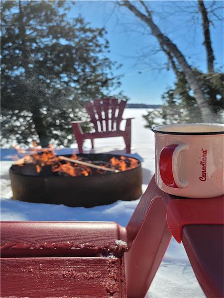 Sharbot Lake Getaway - HOT TUB - Sharbot Lake Cottage Rental | GL