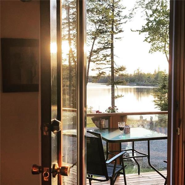 Luna Rosa Chalet Lakefront Upper Musquodoboit Cottage Rental GL