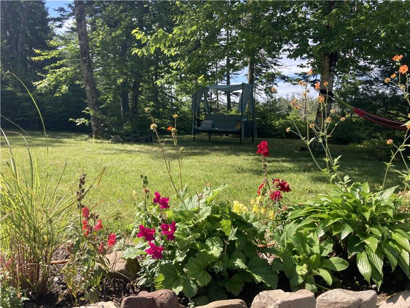 Luna Rosa Chalet Lakefront Upper Musquodoboit Cottage Rental GL