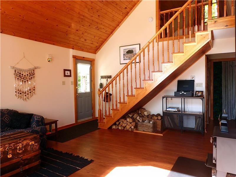 Luna Rosa Chalet Lakefront Upper Musquodoboit Cottage Rental GL