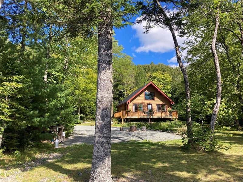 Luna Rosa Chalet Lakefront Upper Musquodoboit Cottage Rental GL