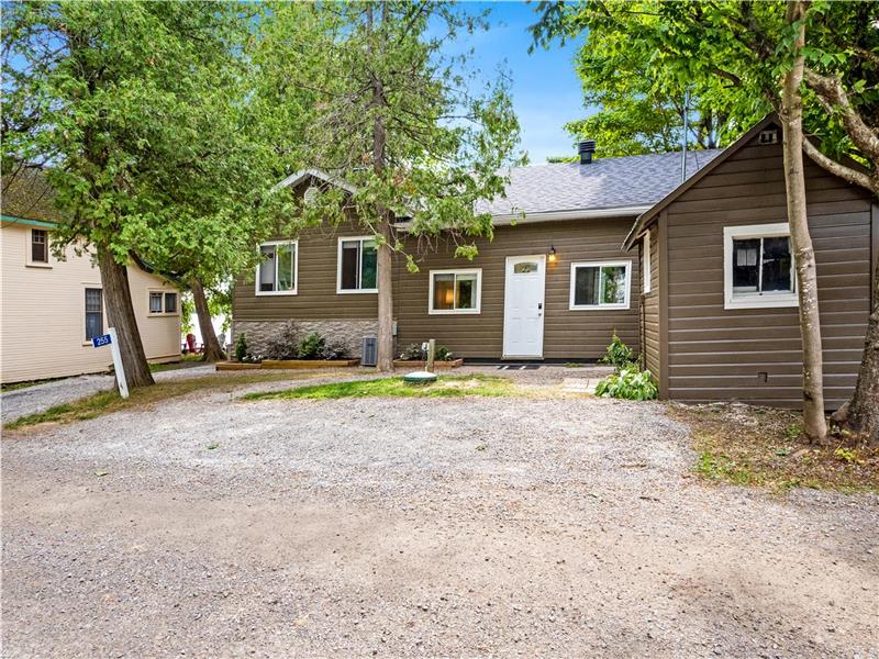 Waterfront 4 bedroom family cottage Carleton Place Cottage Rental