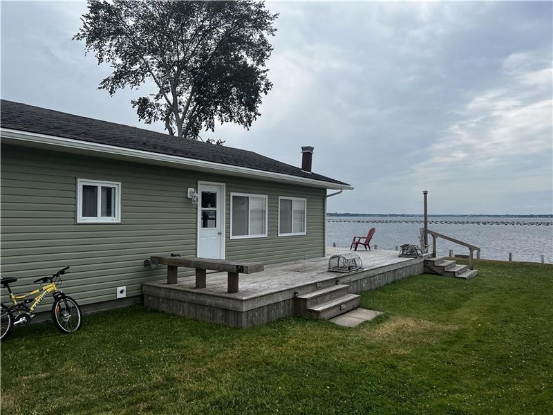 Sunset on Bayview GrandeDigue Cottage Rental GL35699