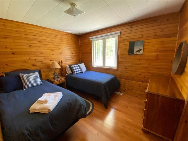 Pine Lodge Danford Lake, sandy Kazabazua / Danford Lake Cottage