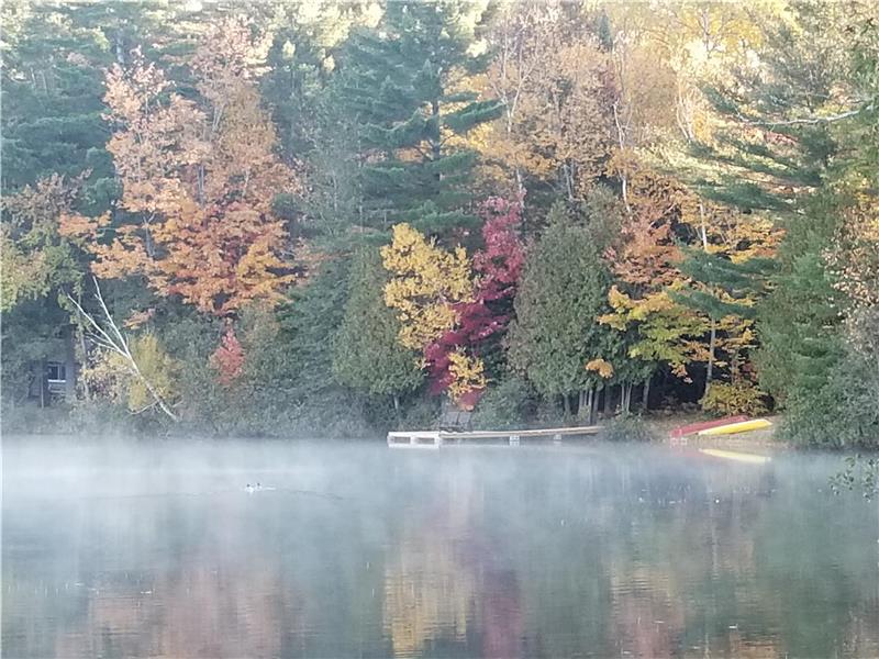 Pine Lodge on Danford Lake, sandy Kazabazua / Danford Lake Cottage