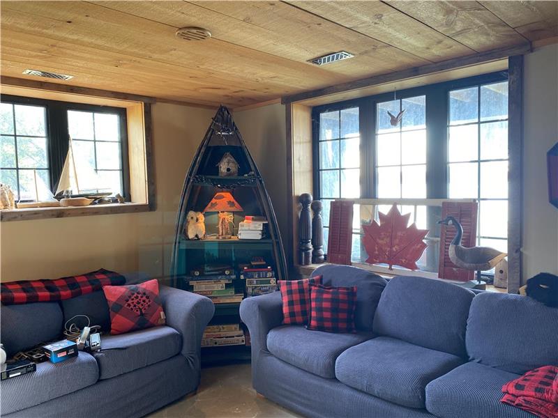 The Loon Street Lodge Cottage Rental DI35769