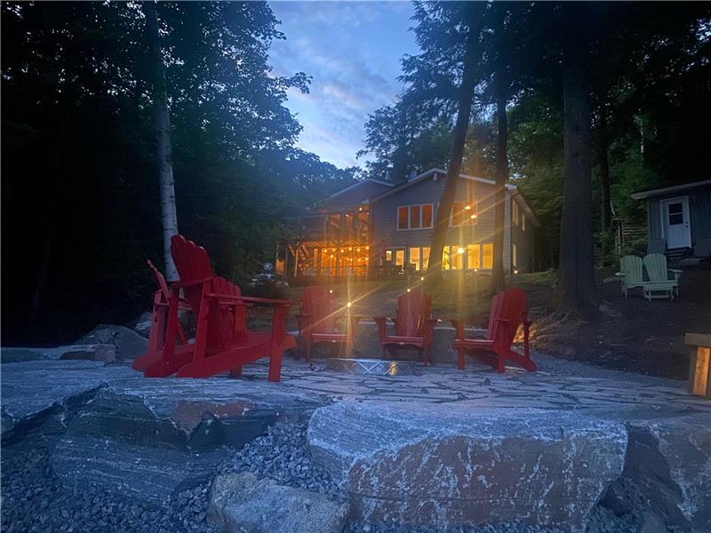 Private Lakefront Cottage on Deer Huntsville Cottage Rental DI