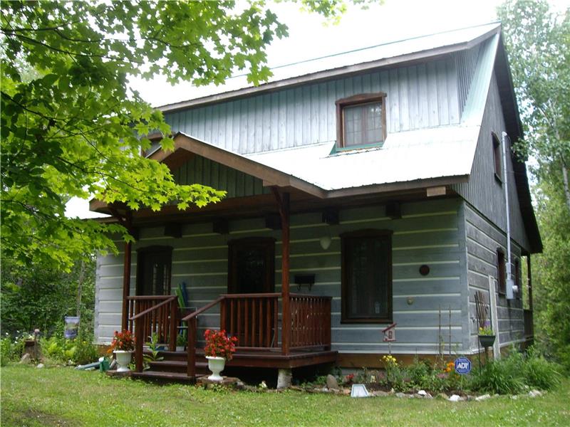 Enjoy a stay at the "Crowsnest" Wakefield Cottage Rental GL35877
